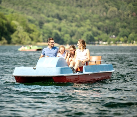 Boot fahren auf dem Laacher See, © Eifel Tourismus GmbH, Dominik Ketz