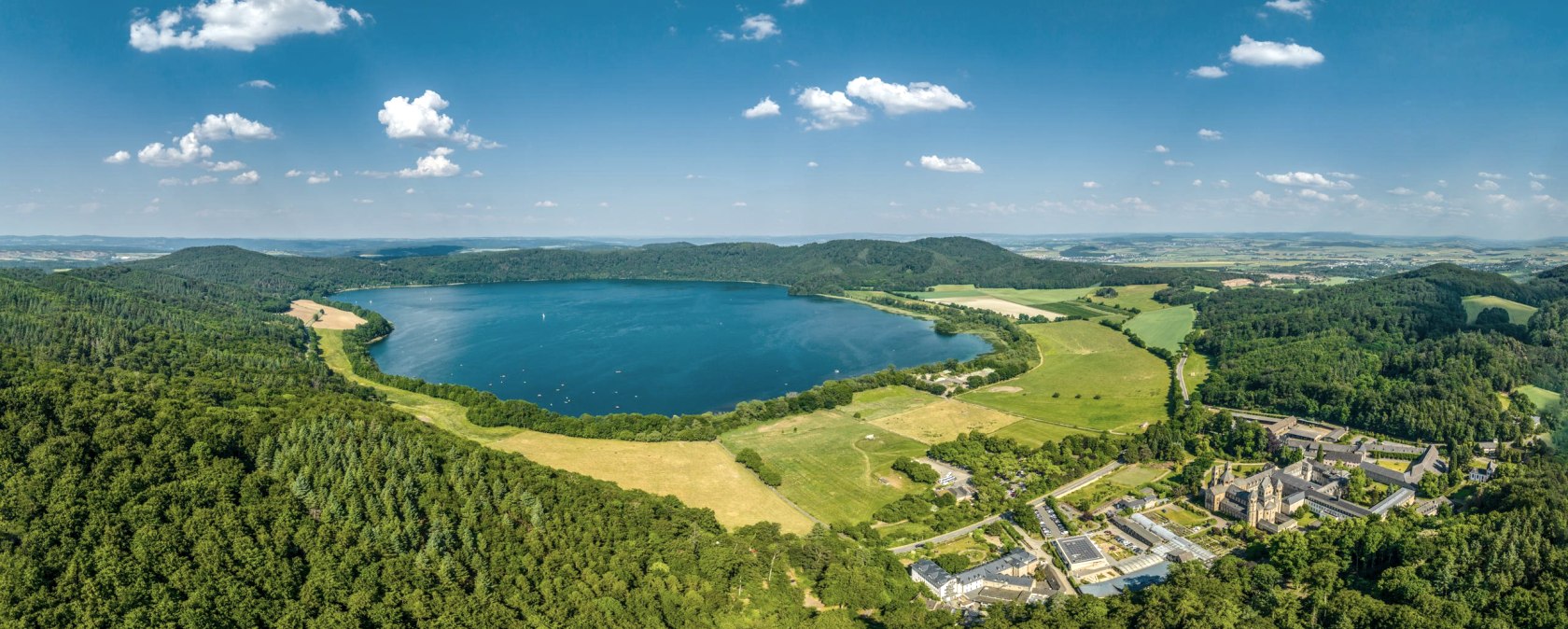 Der Laacher See, © Eifel Tourismus GmbH/Dominik Ketz Der Laacher See, © Eifel Tourismus GmbH/Dominik Ketz