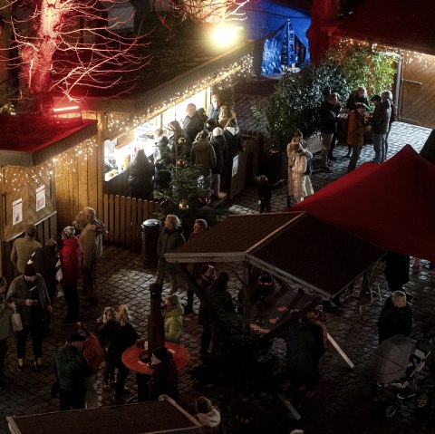 Beleuchtete Buden, © Schloss Burgbrohl Beleuchtete Buden, © Schloss Burgbrohl