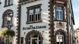 Blick aufs Cafe Sherlock, Hillesheim, © Eifel Tourismus GmbH, Dominik Ketz Blick aufs Cafe Sherlock, Hillesheim, © Eifel Tourismus GmbH, Dominik Ketz