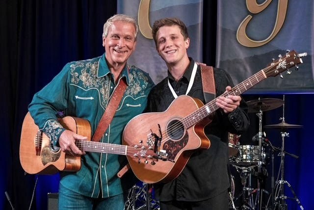 Loren + LJ Barrigar, © Loren + LJ Barrigar Loren + LJ Barrigar, © Loren + LJ Barrigar