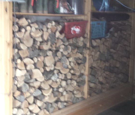 Ferienhaus Außen, Kaminholz 733 Ferienhaus Außen, Kaminholz 733