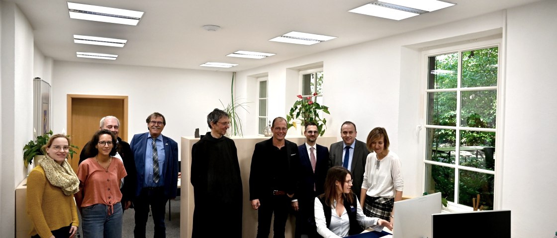 Back office der Tourist-Info Maria Laach, © Tourist-Info Vulkanregion Laacher See Back office der Tourist-Info Maria Laach, © Tourist-Info Vulkanregion Laacher See