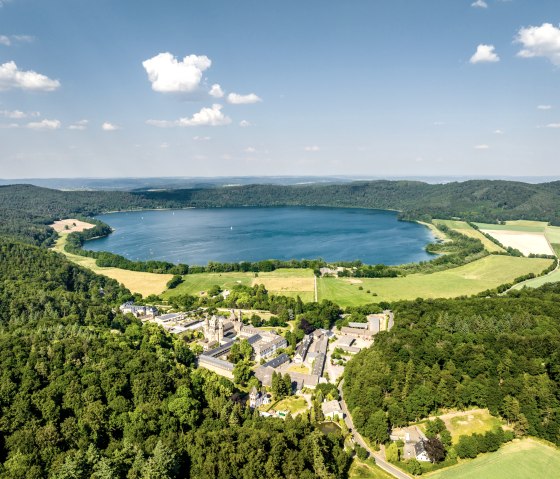 Luftbild Laacher See, © Eifel Tourismus GmbH, Dominik Ketz Luftbild Laacher See, © Eifel Tourismus GmbH, Dominik Ketz