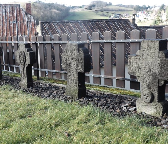Marienkapelle Volkesfeld - Kreuze, © VG Mendig/Neideck Marienkapelle Volkesfeld - Kreuze, © VG Mendig/Neideck