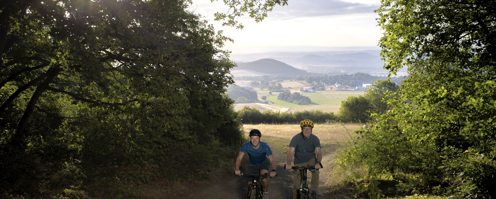 Radfahrer in der Natur, © Vulkanregion Laacher See, Klaus-Peter Kappest Radfahrer in der Natur, © Vulkanregion Laacher See, Klaus-Peter Kappest