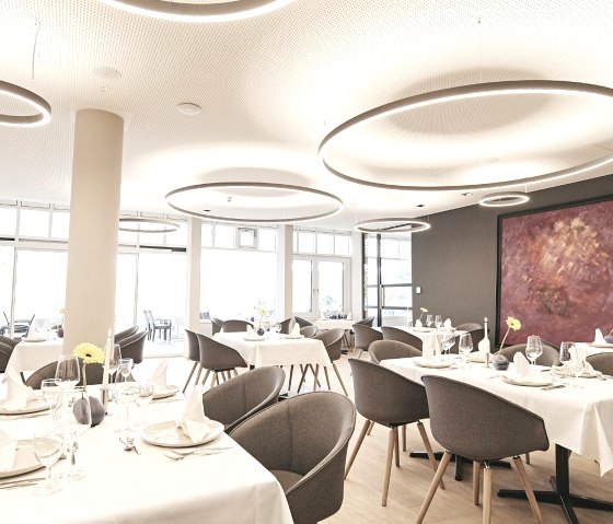 Restaurant Tausend93 im Seehotel Maria Laach, © Seehotel Maria Laach Restaurant Tausend93 im Seehotel Maria Laach, © Seehotel Maria Laach