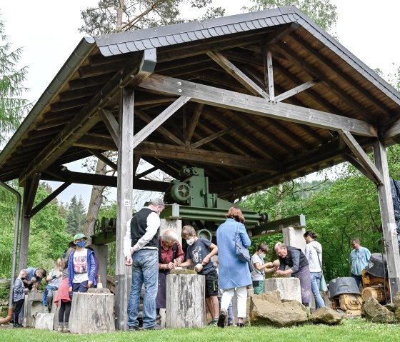 Bei der Arbeit, © Vulkanregion Laacher See/Zimpel-Nonn Bei der Arbeit, © Vulkanregion Laacher See/Zimpel-Nonn