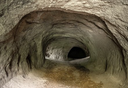 Beeindruckende Trasshöhlen, © Eifel Tourismus GmbH, Dominik Ketz Beeindruckende Trasshöhlen, © Eifel Tourismus GmbH, Dominik Ketz