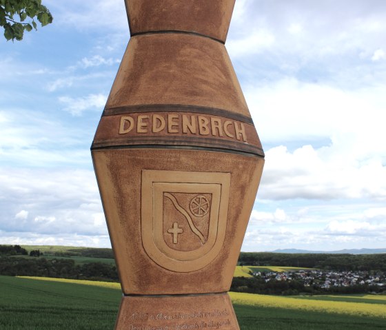 Skulptur Schriftzug Dedenbach, © VG Brohltal / Schote Skulptur Schriftzug Dedenbach, © VG Brohltal / Schote