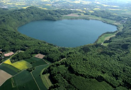 Laacher See aus der Vogel Perspektive, © Copyright Walter Müller Laacher See aus der Vogel Perspektive, © Copyright Walter Müller