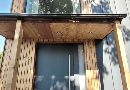 Hauseingang mit Hausschließanlage elektronisch Hauseingang mit Hausschließanlage elektronisch