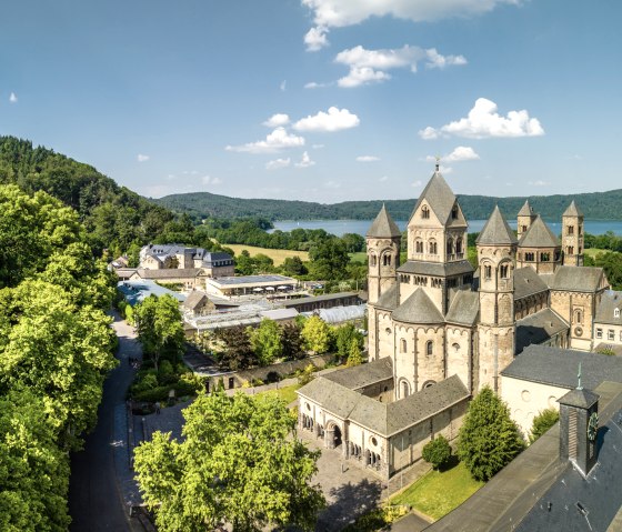 Kloster Maria Laach und Laacher see, © Eifel Tourismus GmbH, Dominik Ketz Kloster Maria Laach und Laacher see, © Eifel Tourismus GmbH, Dominik Ketz