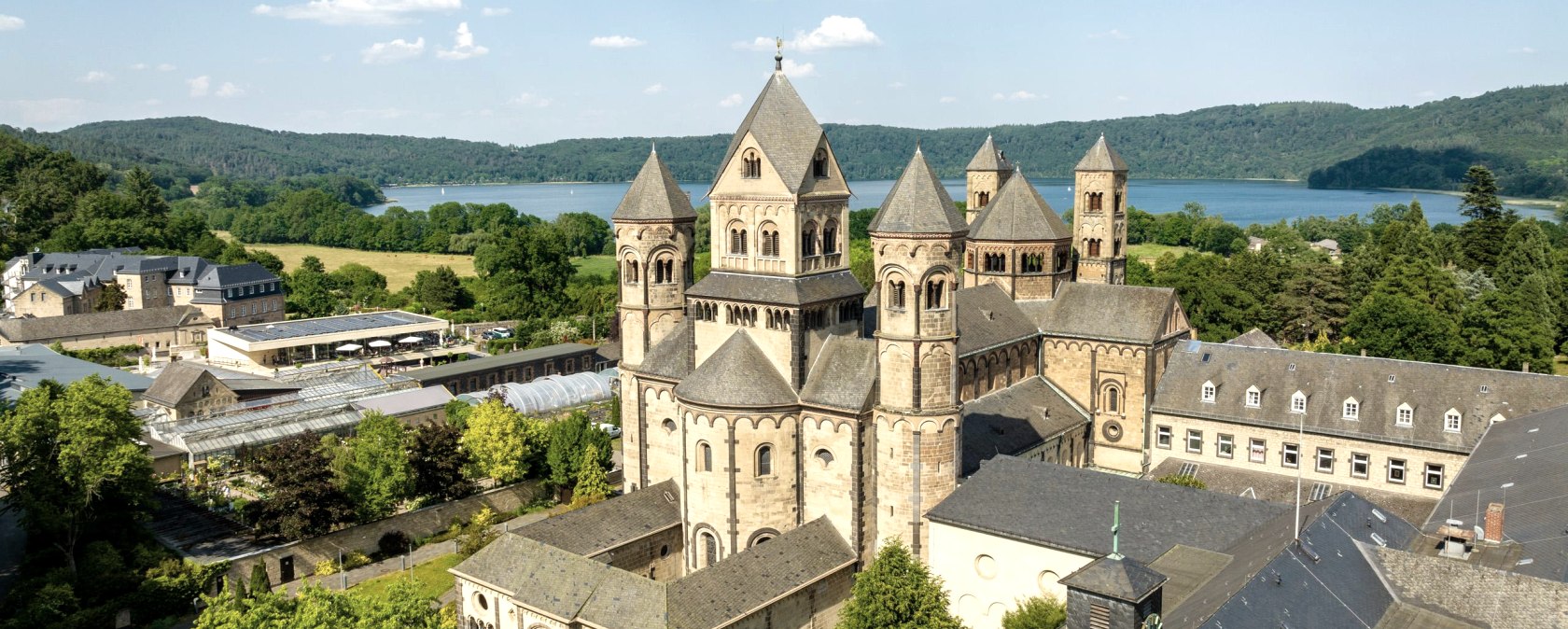 Abteikirche Maria Laach, Außenansicht, © Eifel Tourismus GmbH, D. Ketz Abteikirche Maria Laach, Außenansicht, © Eifel Tourismus GmbH, D. Ketz