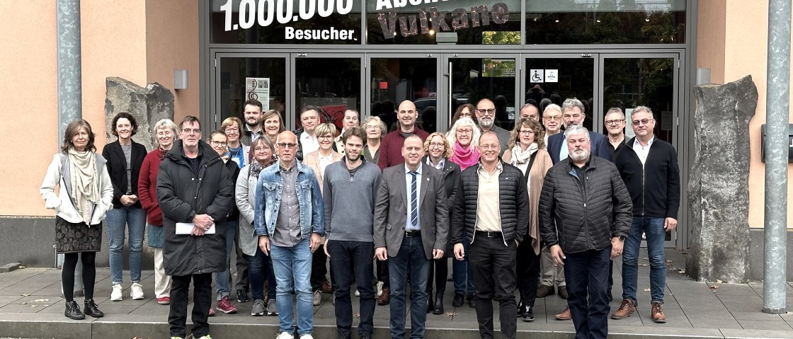 Die Mitglieder des Tourismusverbandes Vulkanregion Laacher See trafen sich zu ihrer Jahreshauptversammlung im Lava-Dome in Mendig. , © Stefan Pauly/VG-Verwaltung Mendig Die Mitglieder des Tourismusverbandes Vulkanregion Laacher See trafen sich zu ihrer Jahreshauptversammlung im Lava-Dome in Mendig. , © Stefan Pauly/VG-Verwaltung Mendig