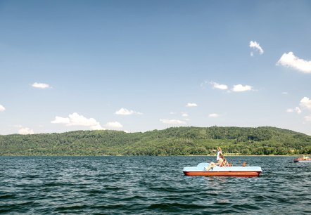 Tretboot am Laacher See ausleihen, © Eifel Tourismus GmbH, Dominik Ketz Tretboot am Laacher See ausleihen, © Eifel Tourismus GmbH, Dominik Ketz