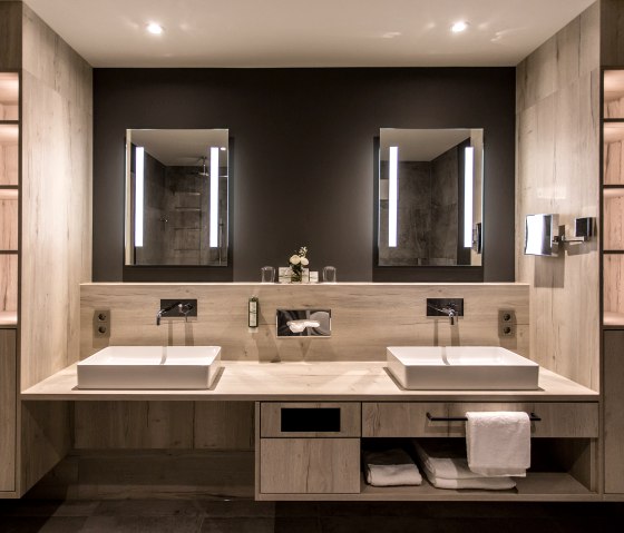 bathroom-double-room-de-luxe, © monte mare Hotel