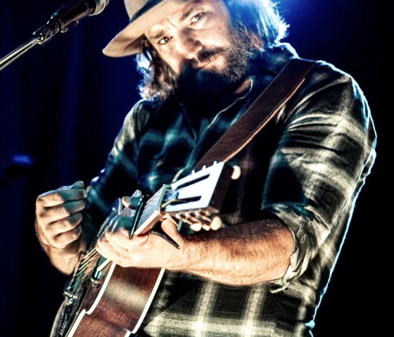 Daniel Kemish Guitar, &copy; Daniel Kemish