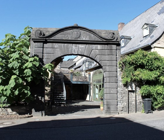 Porte du château de Nickenich, © VG Pellenz/Manea
