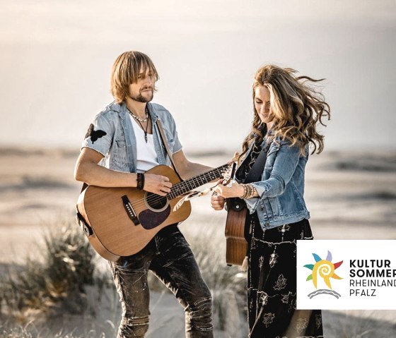 Birds of a Feather KUSO, © Birds of a Feather