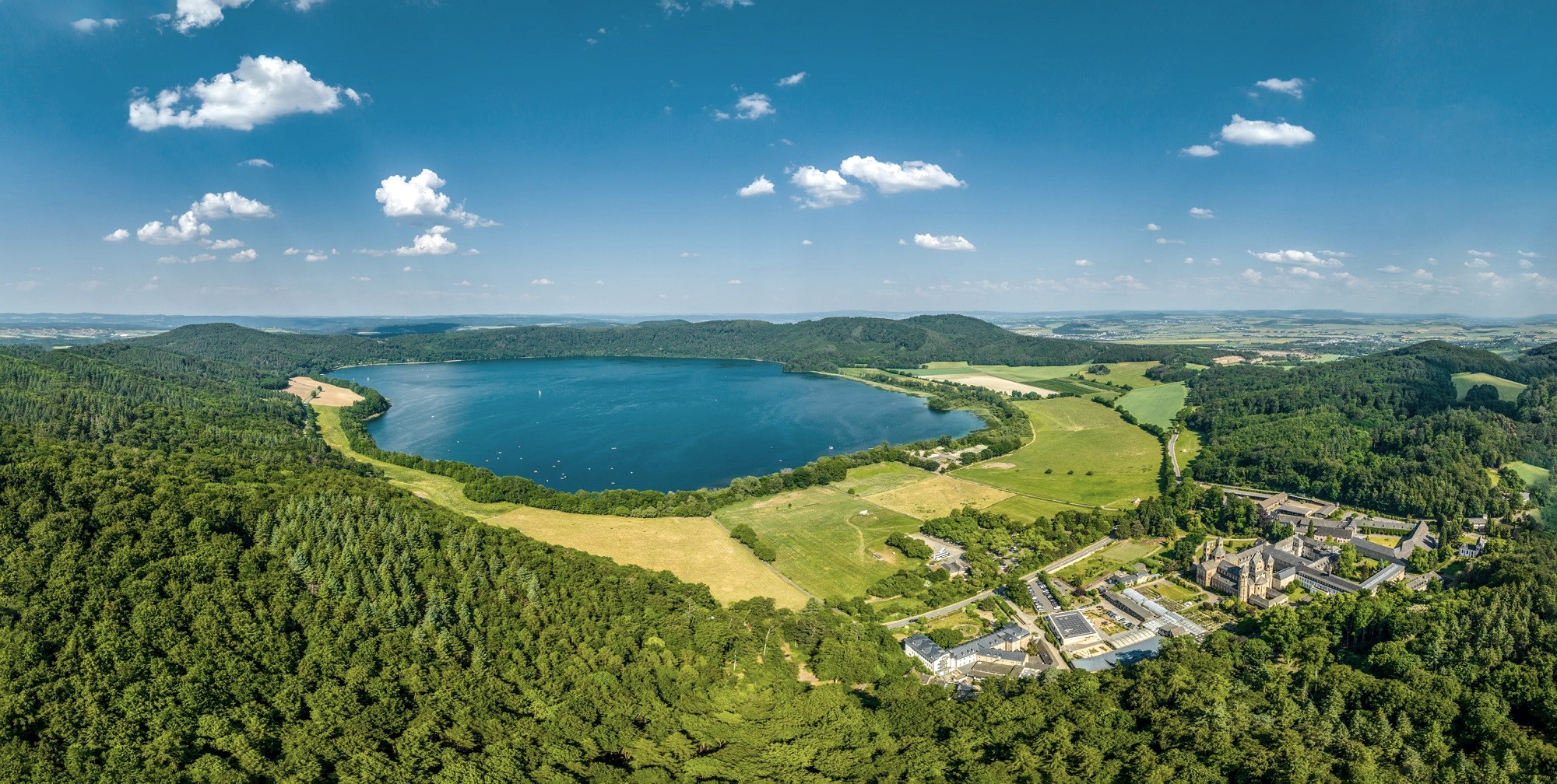 Sagenhafte Vulkanregion Laacher See 2026, © Eifel Tourismus GmbH / Dominik Ketz 