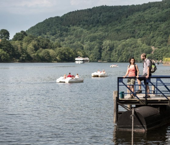 Aan de finish van Eifelsteig etappe 3: ontspannen aan de oever van het meer in Einruhr, © Eifel Tourismus GmbH, D. Ketz
