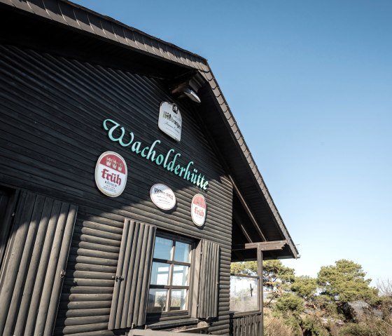 Wabelsberg jeneverbeshut op het Traumpfad jeneverbespad, © Eifel Tourismus GmbH, D. Ketz