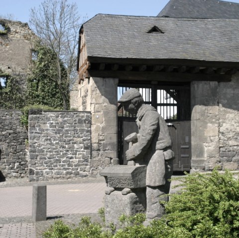 Steinhauerskulptur am Florinshof, &copy; VG Mendig/Neideck