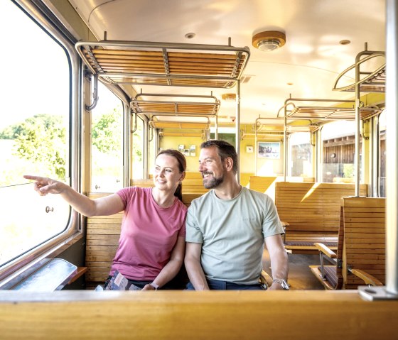 Im Zug, &copy; Eifel Tourismus GmbH, Dominik Ketz