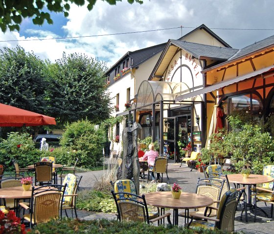 Sommergarten/Terrasse am Hotel HANSA Mendig, &copy; R&uuml;ber/HotelHANSAMendig