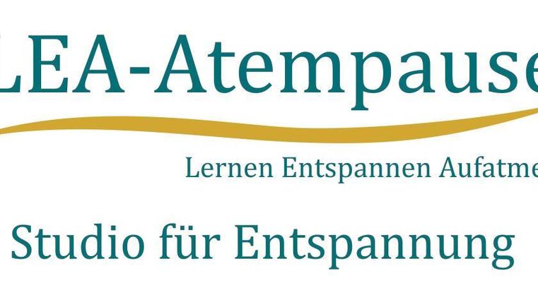 Een logo voor LEA-Atempause, dat een studio voor ontspanning vertegenwoordigt. De slogan luidt "Leren Ontspannen Ademhalen".