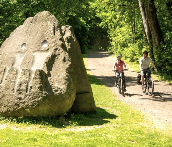 Kreative Pausenbank im Nettepark, &copy; Eifel Tourismus GmbH/Dominik Ketz