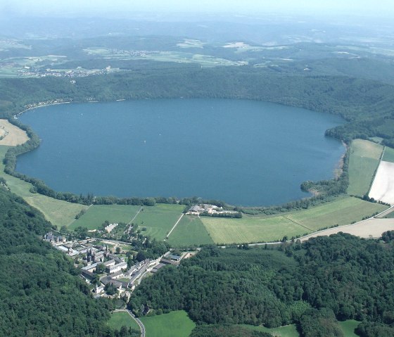 Laacher See von oben, &copy; Walter M&uuml;ller