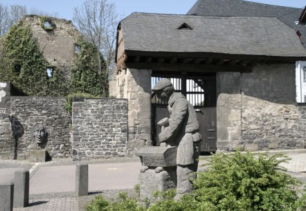 Steinhauerskulptur am Florinshof, &copy; VG Mendig/Neideck