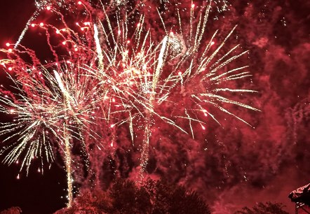 Das Finale am Himmel: ein pyrotechnisches „Vulkanausbruch“-Spektakel und kein Feuerwerk wie jedes andere. Foto: Stefan Pauly/VG-Verwaltung Mendig, © Stefan Pauly/VG Mendig