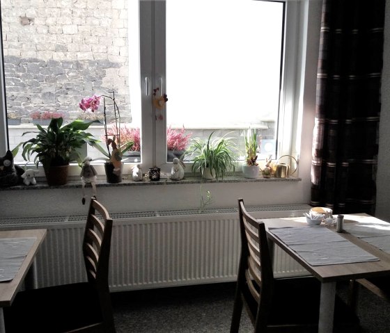 Erste Osterdeko im Fr&uuml;hst&uuml;cksraum