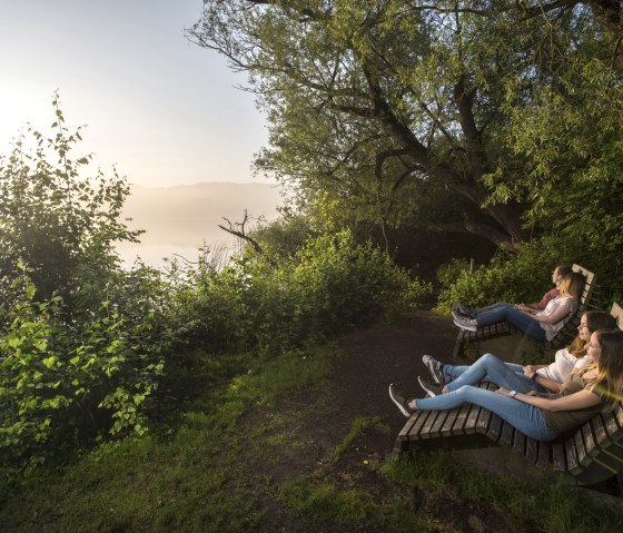 Dream lounger at the boat rental on Lake Laach, © Vulkanregion Laacher See/Kappest