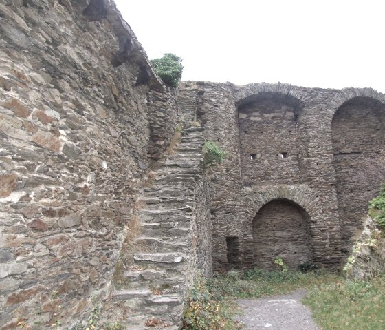 Rundgang durch die Burgruine Wernerseck, &copy; VG Pellenz, Alexandru Manea
