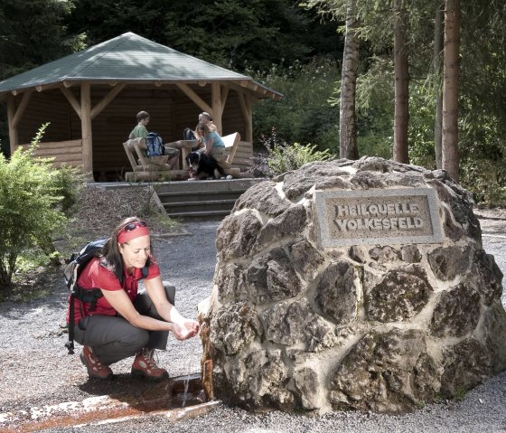Heilquelle & Schutzh&uuml;tte Volkesfeld, &copy; Kappest/Remet