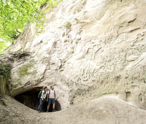 Impressive rocks at the Trassh&ouml;hlen caves, Traumpfad cave and gorge trail, &copy; Eifel Tourismus GmbH, Dominik Ketz