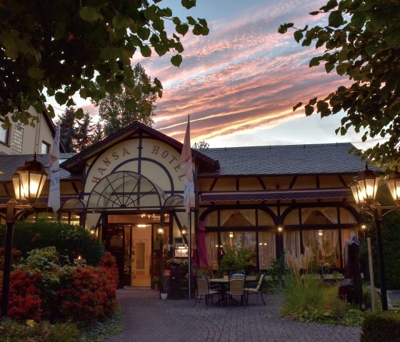 Abendstimmung mit Sonnenuntergang, &copy; A. Rueber