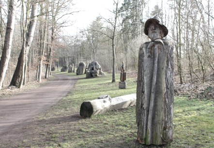 Kunstvolle Skulpturen im Plaidter Nettepark, &copy; VG Pellenz, Annika Chagas da Silva