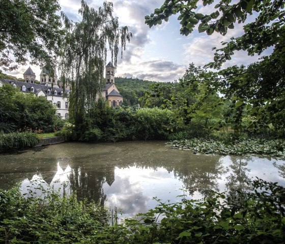 Spiegelung, &copy; Kappest/Vulkanregion Laacher See