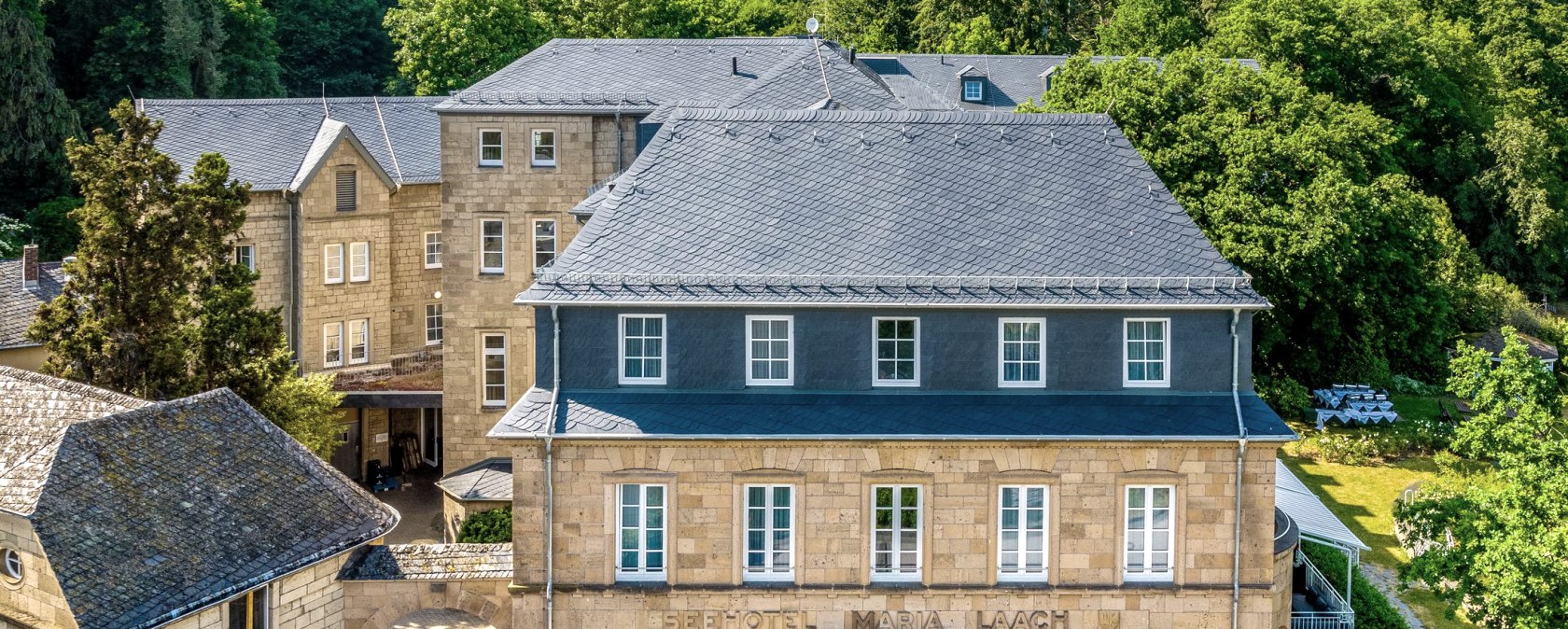 Seehotel Aussenansicht, © Eifel Tourismus GmbH, Dominik Ketz