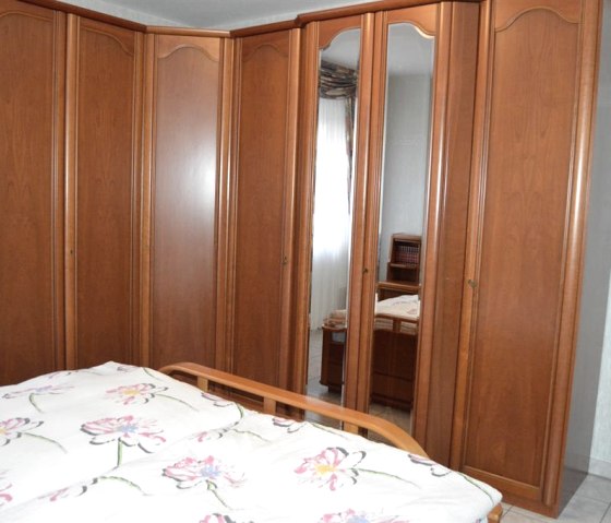 Schlafzimmer Schrank