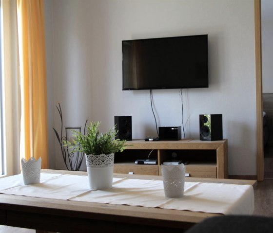 Wohnzimmer Ferienwohnung "Vulkanpfad", &copy; Klaus Schwarz