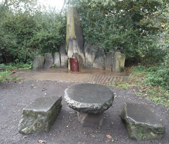 Burg-Quelle mit Rastplatz, &copy; VG Pellenz/Manea