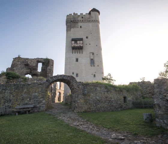 Burg Olbr&uuml;ck, &copy; Kappest/Vulkanregion Laacher See