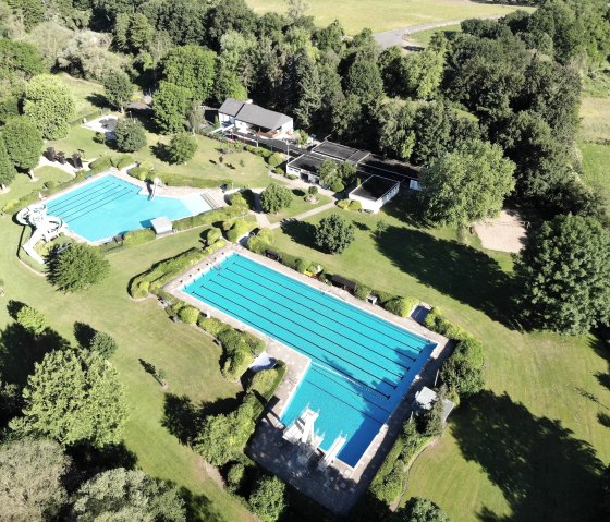 Luftbild Freibad Pellenz, &copy; VG Pellenz/Auer