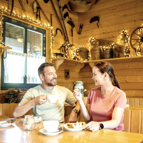 Innenbereich der Vulkanstube, © Eifel Tourismus GmbH/Dominik Ketz